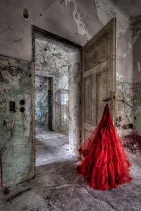 Das rote Kleid